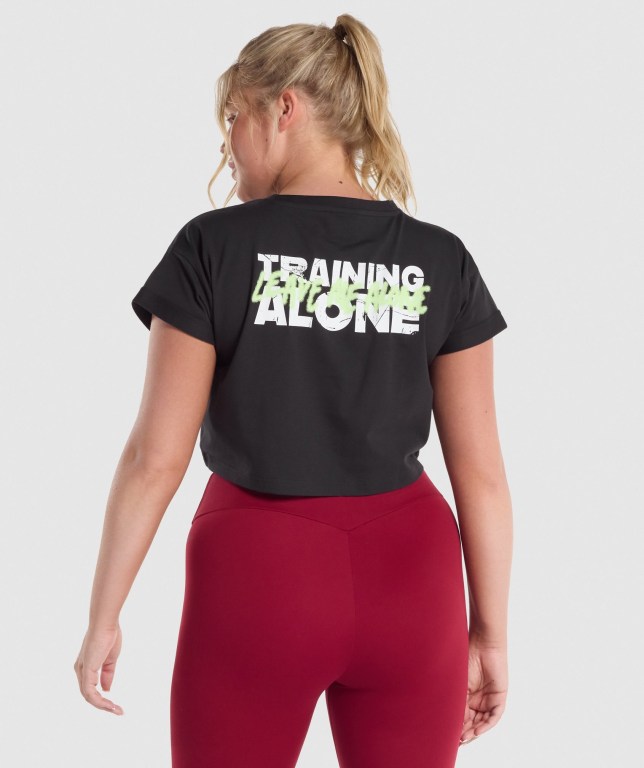 Gymshark Trenings Alone Graphic Crop Svarte | gjpMKVPamWH